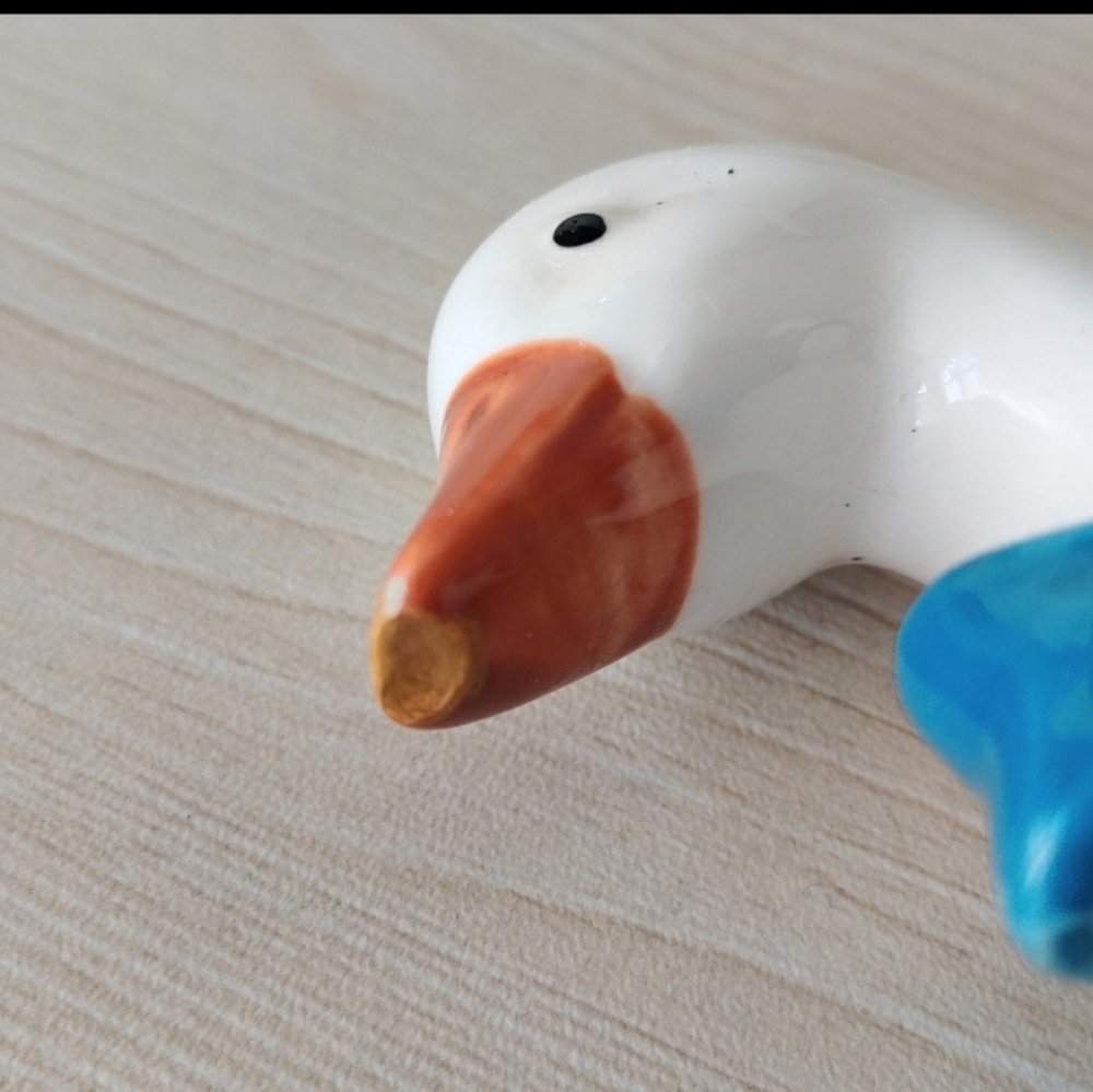 Vintage Ceramic Duck/Geese Salt and Pepper Shakers 6" - Picture 8 of 13